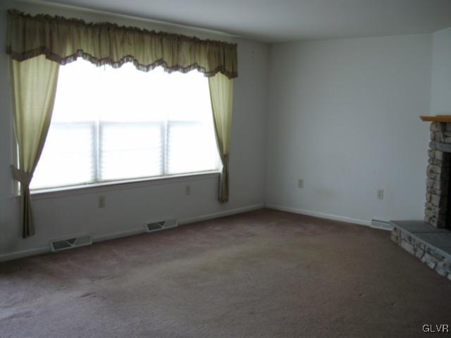 9025 North Loop Road Slatington, PA 18080 - Photo 8 of 11 Gallery Image 8