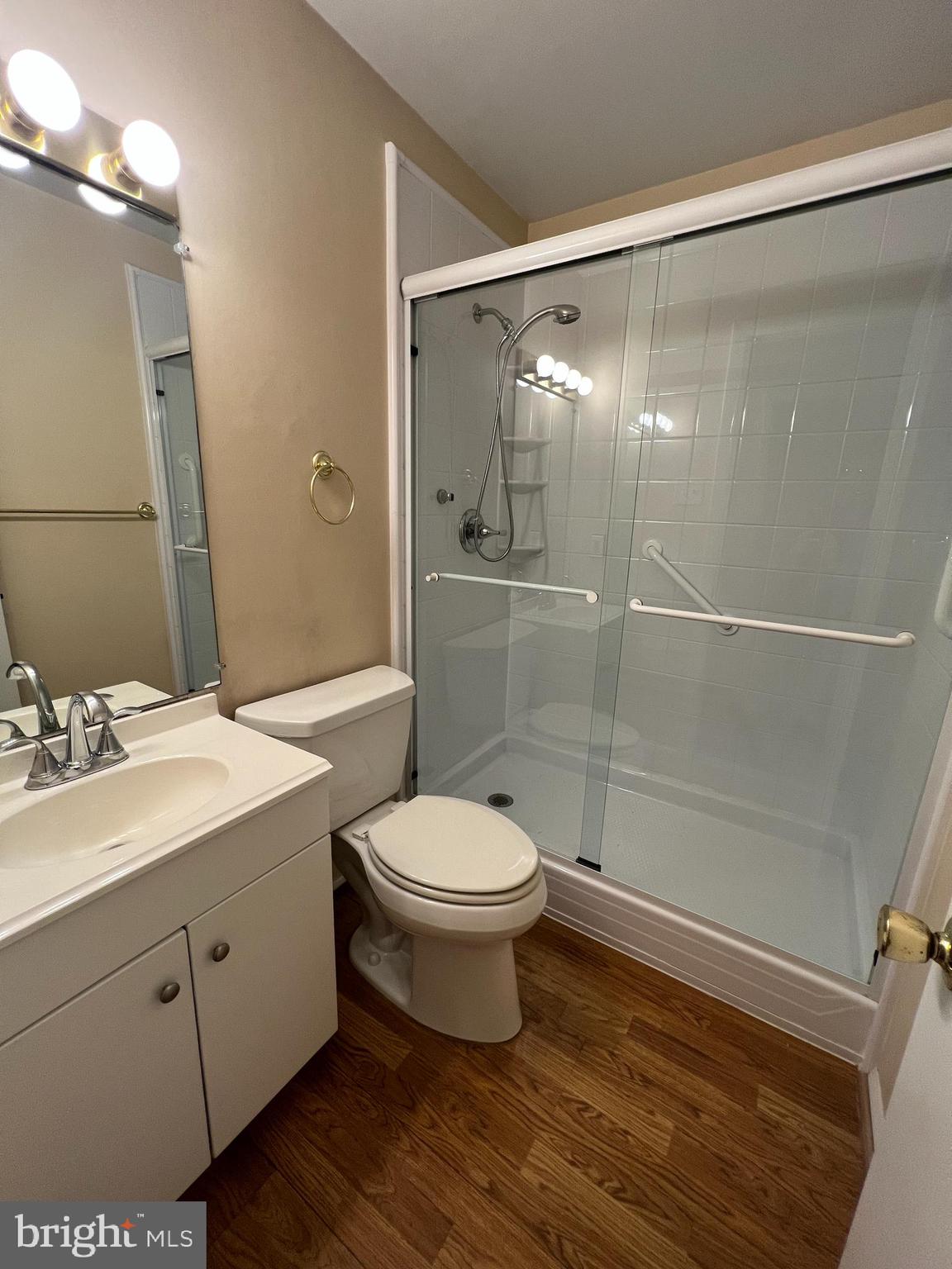 518 Augusta Drive Arnold, MD 21012 - Photo 12 of 26 Hall Full Bath