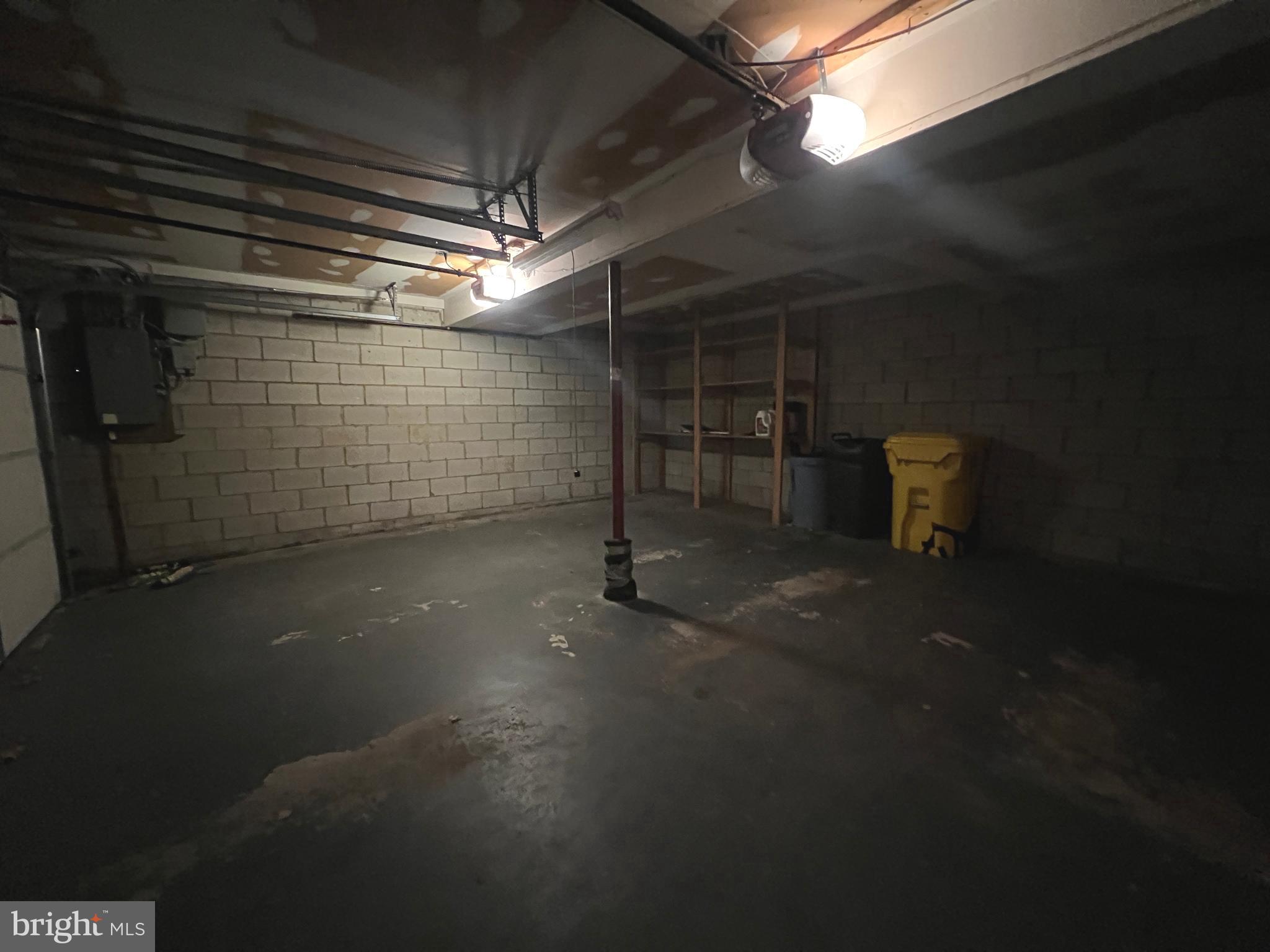 518 Augusta Drive Arnold, MD 21012 - Photo 19 of 26 Garage