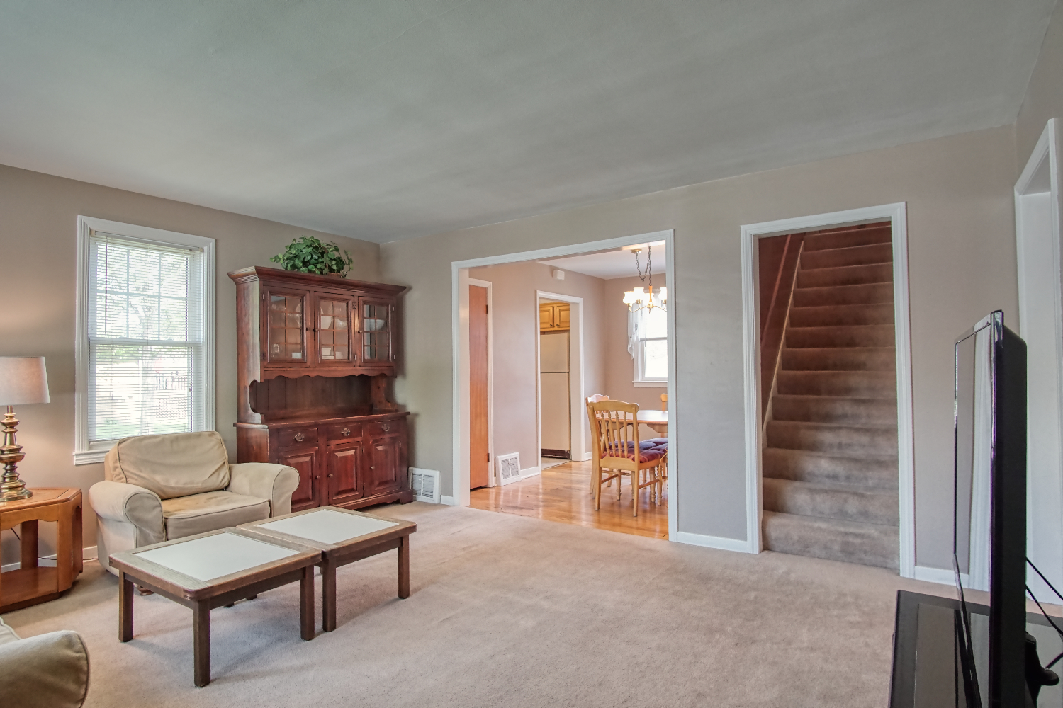 671 Spring Road Elmhurst, IL 60126 - Photo 4 of 23