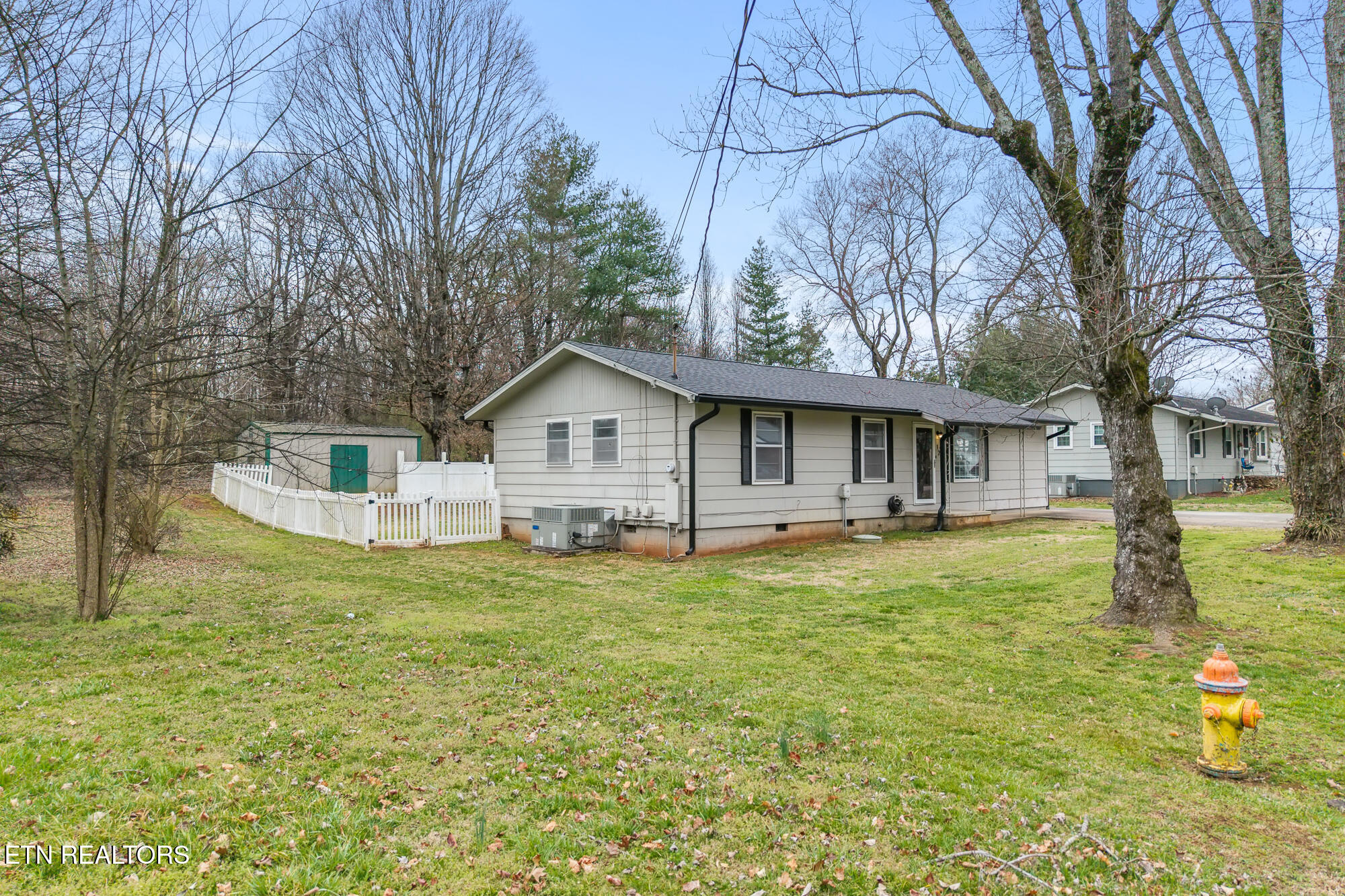 1215 Jones Street Athens, TN 37303 - Photo 2 of 29 1215 Jones St-19