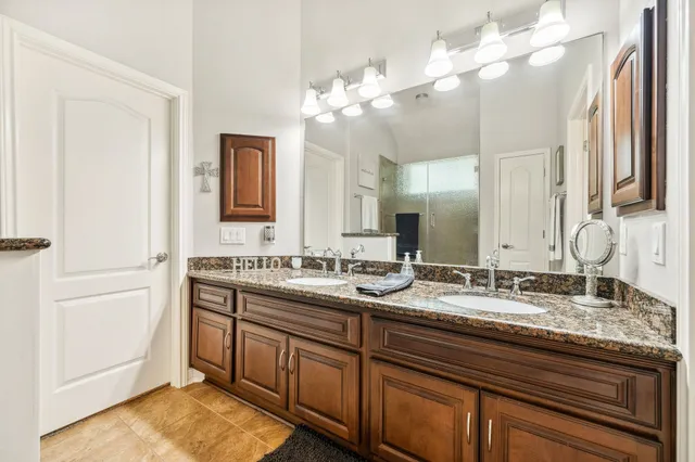 $620,000 | 1114 Commons Waterway Drive, Huffman, TX 77336