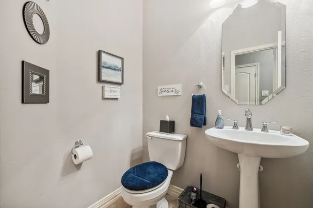 $620,000 | 1114 Commons Waterway Drive, Huffman, TX 77336