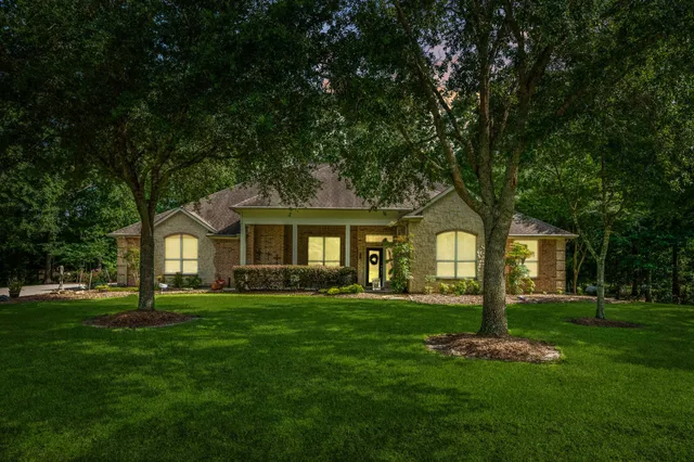 $620,000 | 1114 Commons Waterway Drive, Huffman, TX 77336
