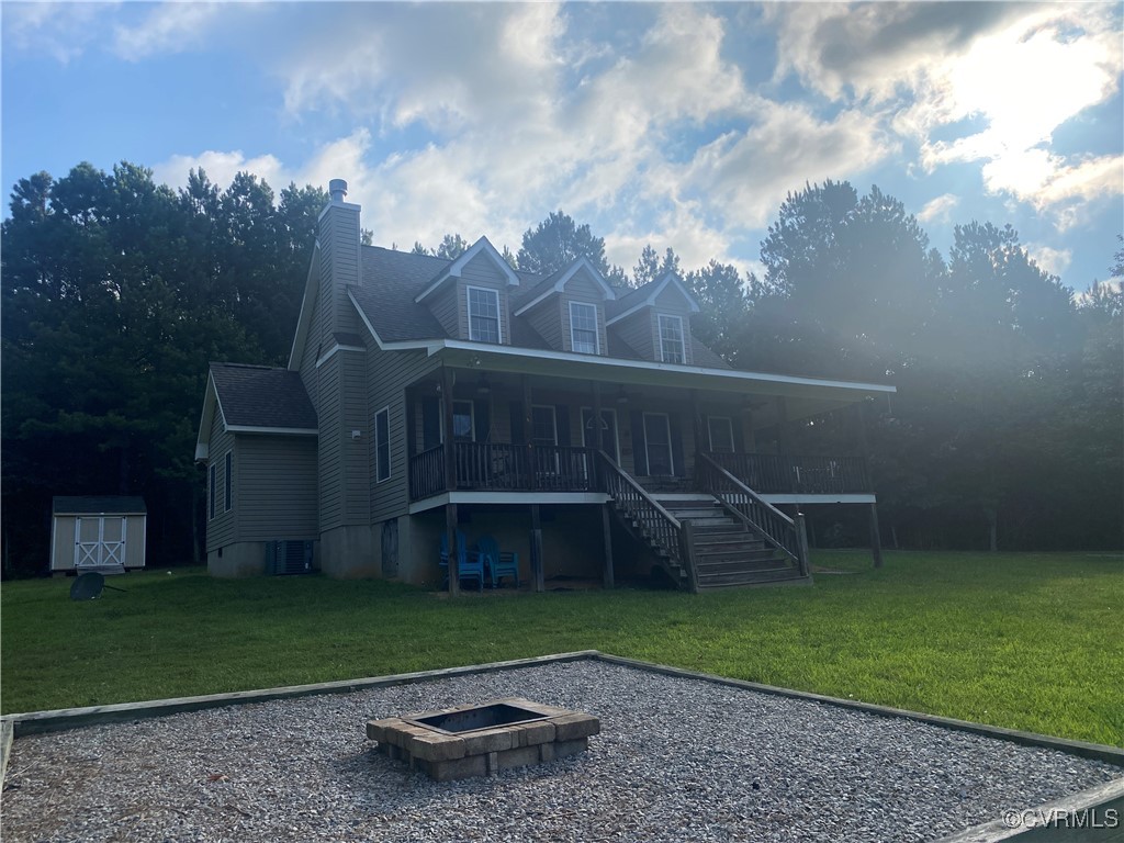 4554 Plank Road Kenbridge, VA 23944 - Photo 15 of 41 a view of a backyard with wooden fence