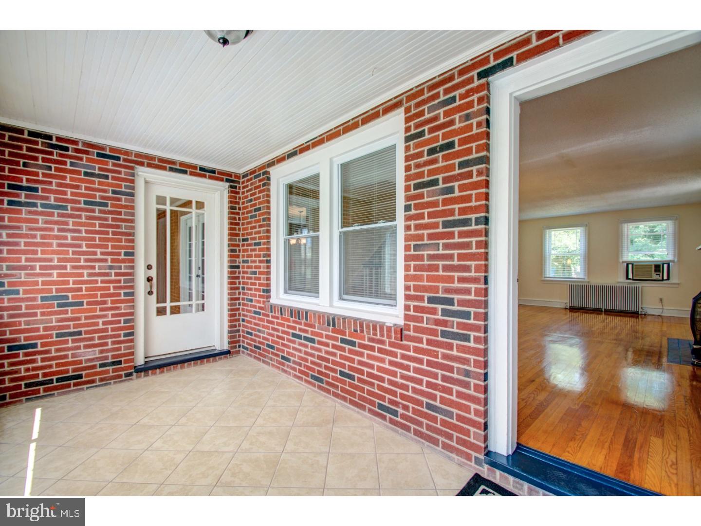 305 Boxwood Road Wilmington, DE 19804 - Photo 3 of 24 Gallery Image 3