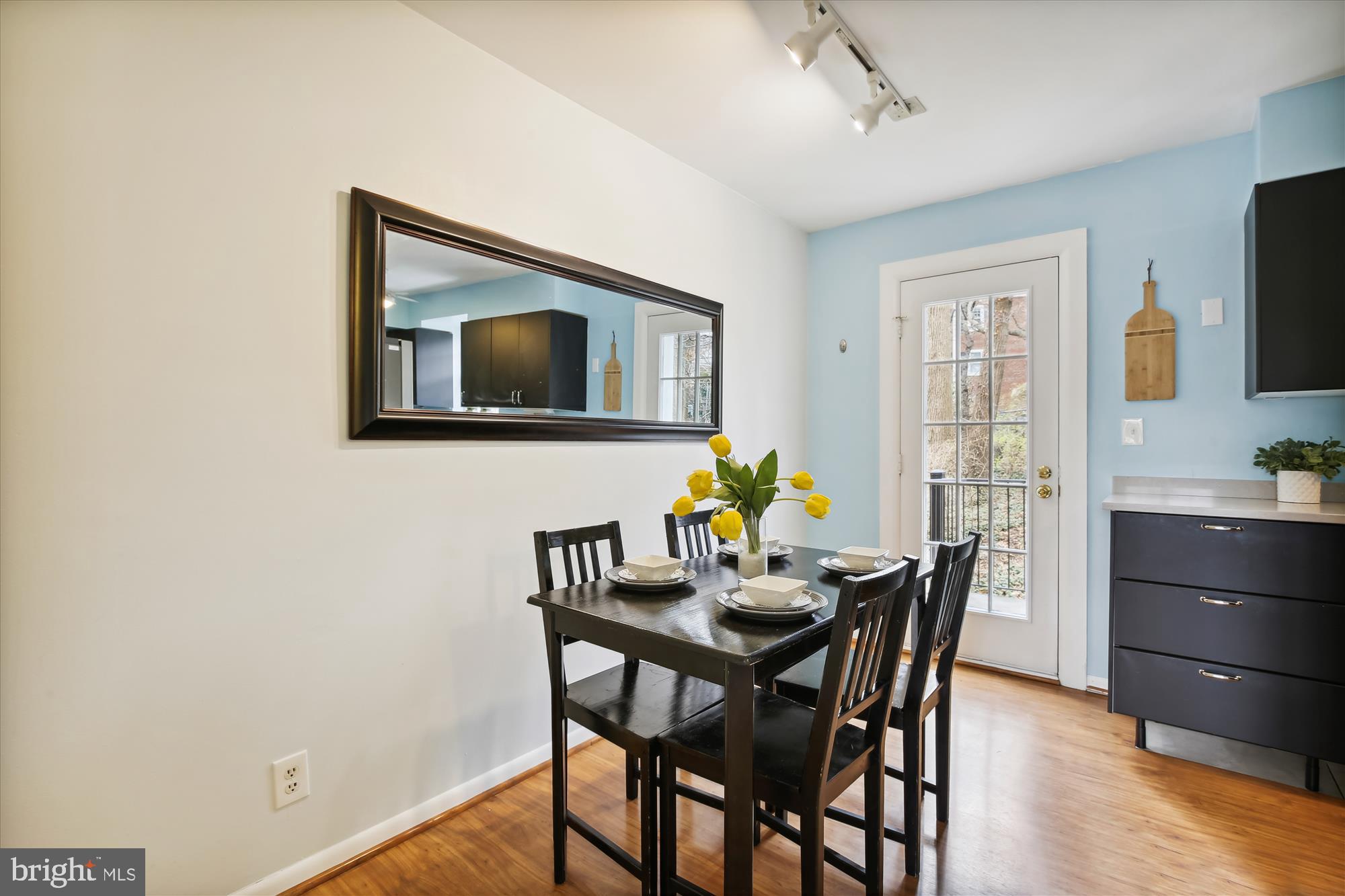 2649 South Walter Reed Drive, Unit B Arlington, VA 22206 - Photo 13 of 104 Dining Area