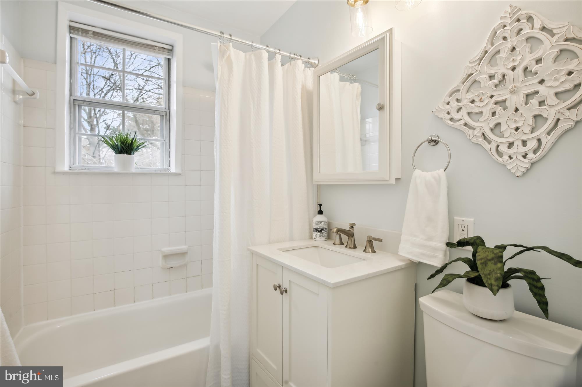 2649 South Walter Reed Drive, Unit B Arlington, VA 22206 - Photo 29 of 104 Bath