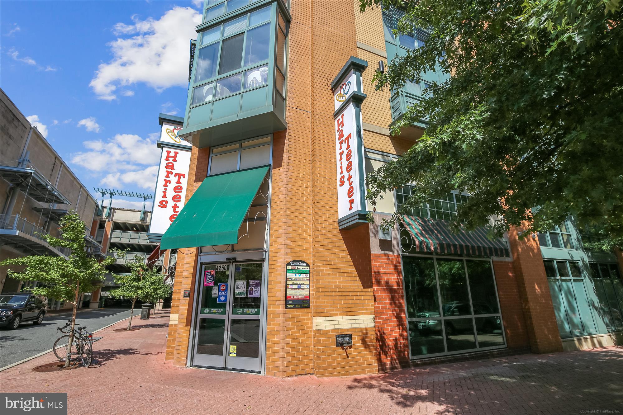 2649 South Walter Reed Drive, Unit B Arlington, VA 22206 - Photo 43 of 104 Shirlington Harris Teeter