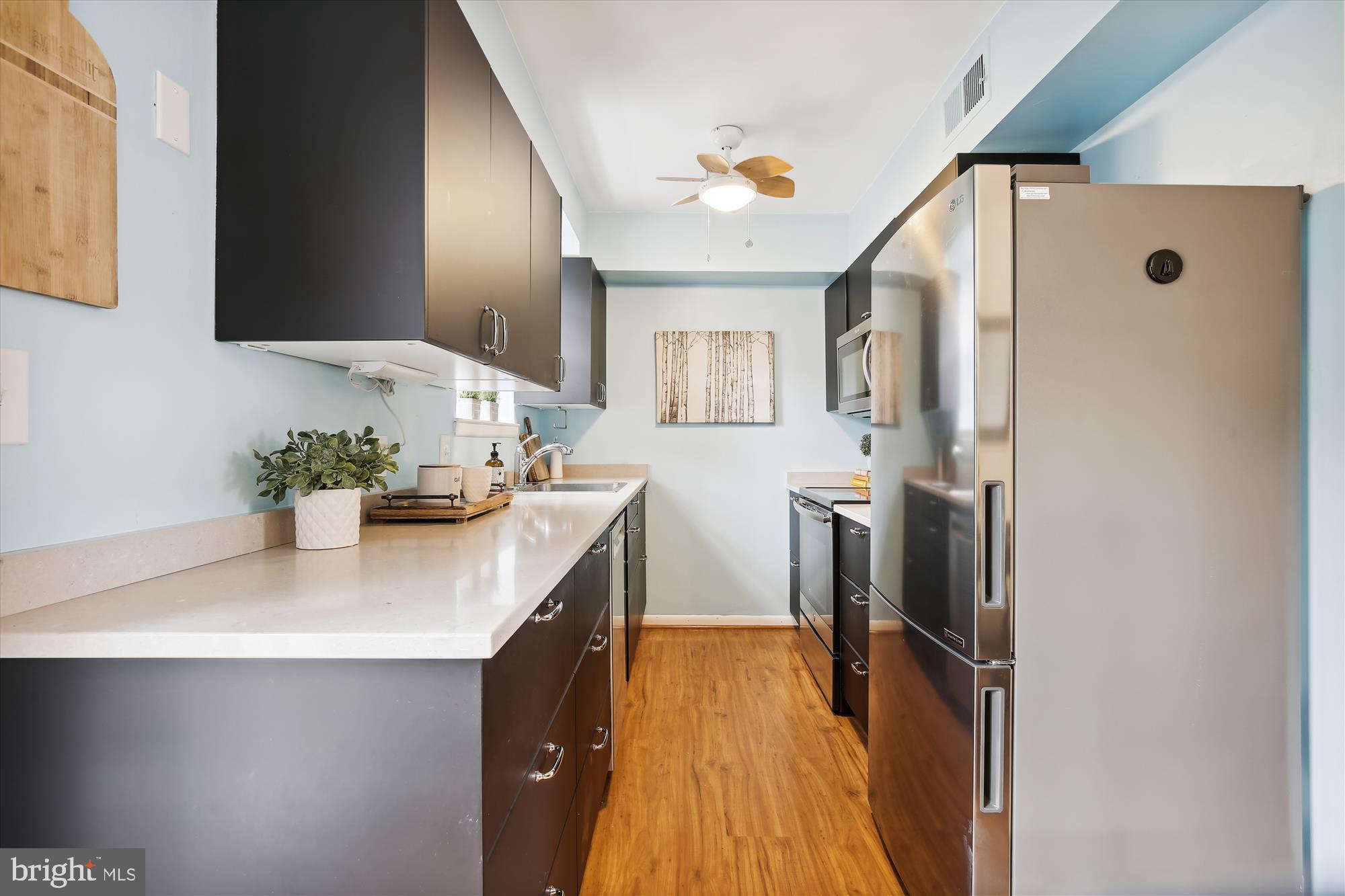 2649 South Walter Reed Drive, Unit B Arlington, VA 22206 - Photo 8 of 104 Kitchen
