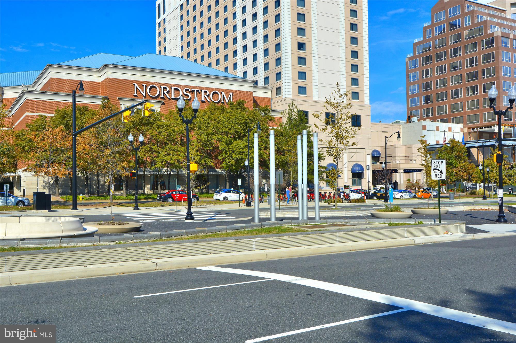 2649 South Walter Reed Drive, Unit B Arlington, VA 22206 - Photo 87 of 104 Pentagon City Shops
