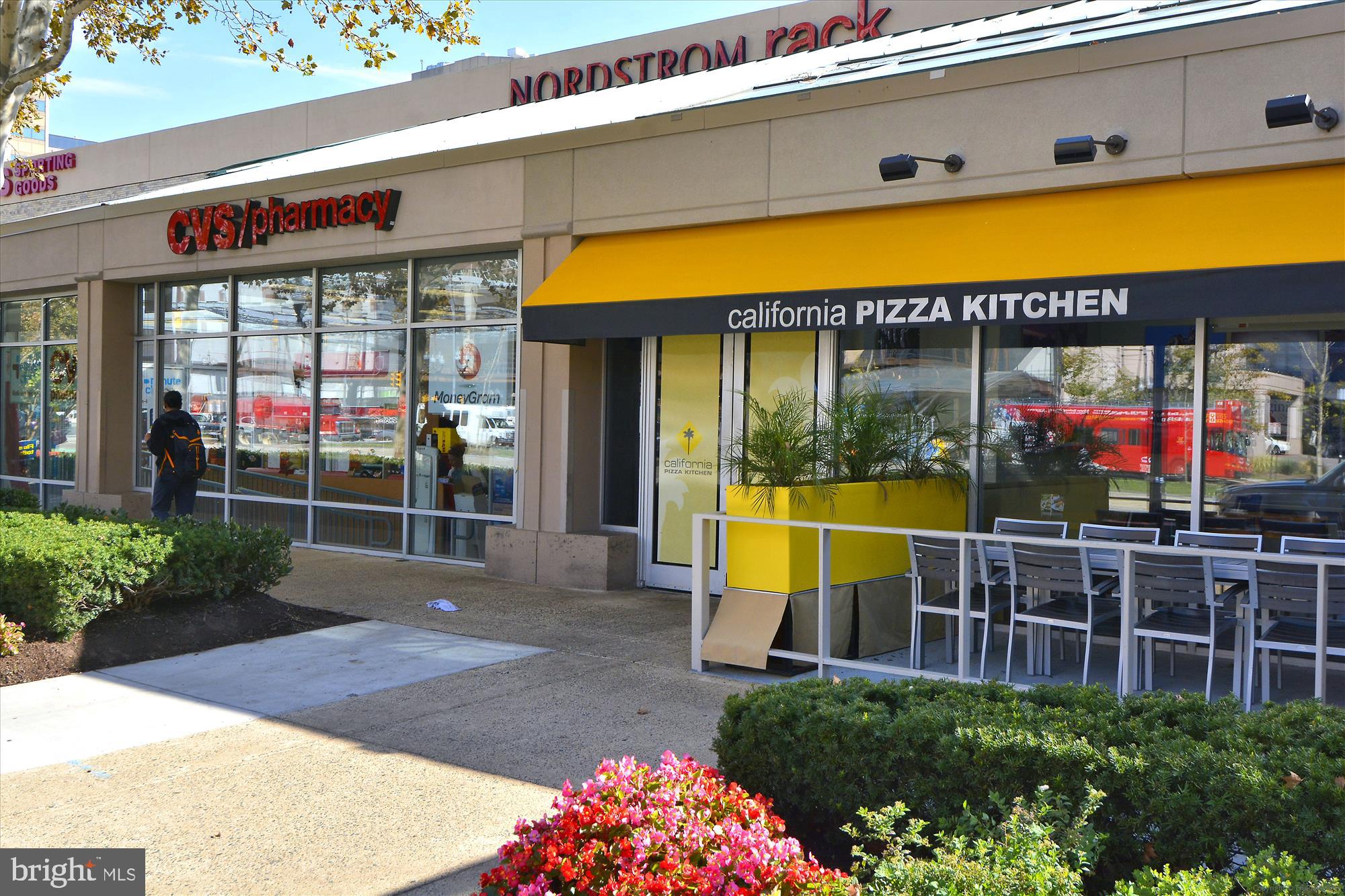 2649 South Walter Reed Drive, Unit B Arlington, VA 22206 - Photo 90 of 104 Pentagon City Shops