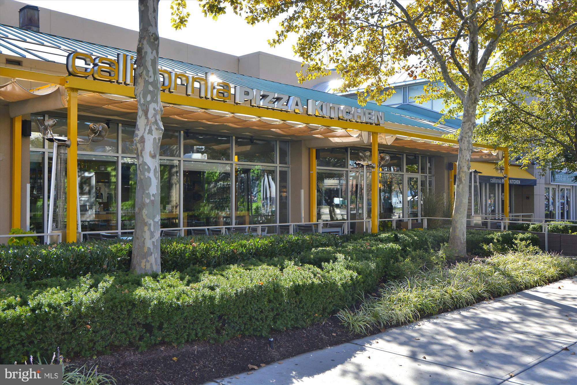 2649 South Walter Reed Drive, Unit B Arlington, VA 22206 - Photo 93 of 104 California Pizza Kitchen