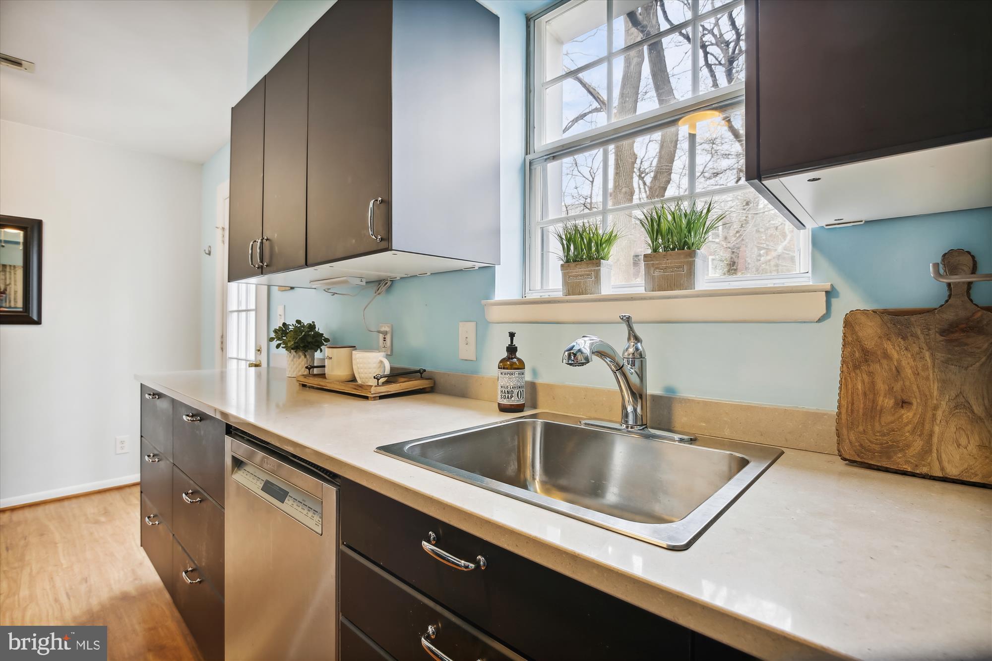 2649 South Walter Reed Drive, Unit B Arlington, VA 22206 - Photo 10 of 104 Kitchen