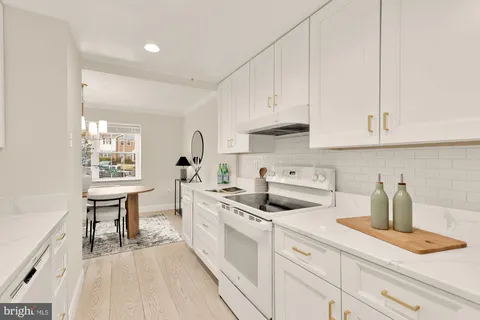 $660,000 | 7807 Snead Lane, Falls Church, VA 22043