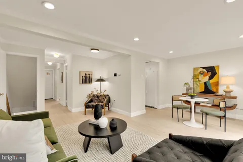 $660,000 | 7807 Snead Lane, Falls Church, VA 22043