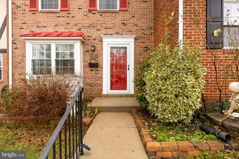 $660,000 | 7807 Snead Lane, Falls Church, VA 22043