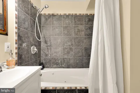 $660,000 | 7807 Snead Lane, Falls Church, VA 22043