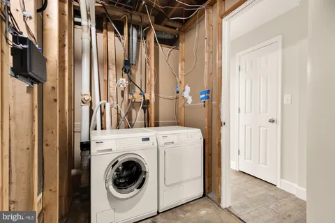 $660,000 | 7807 Snead Lane, Falls Church, VA 22043