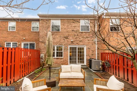 $660,000 | 7807 Snead Lane, Falls Church, VA 22043