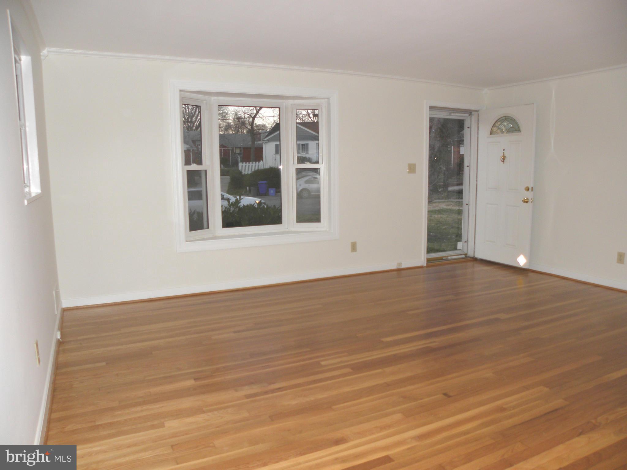 3821 Brightview Court Silver Spring, MD 20902 - Photo 2 of 14 Living Room