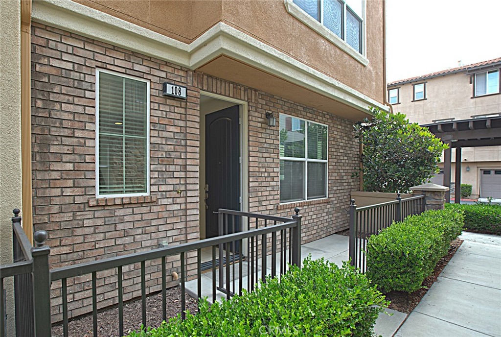 108 Aliso Ridge Loop Mission Viejo, CA 92691 - Photo 5 of 40