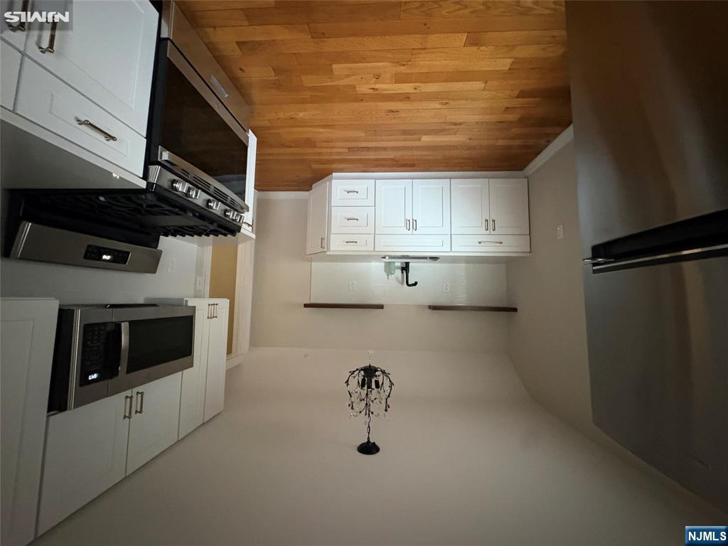 80 Carlton Avenue East Rutherford, NJ 07073 - Photo 5 of 23