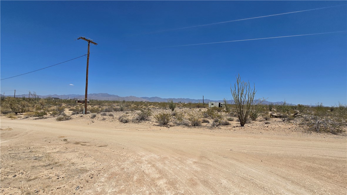 14355 South Angell Road Yucca, AZ 86438 - Photo 8 of 20 View