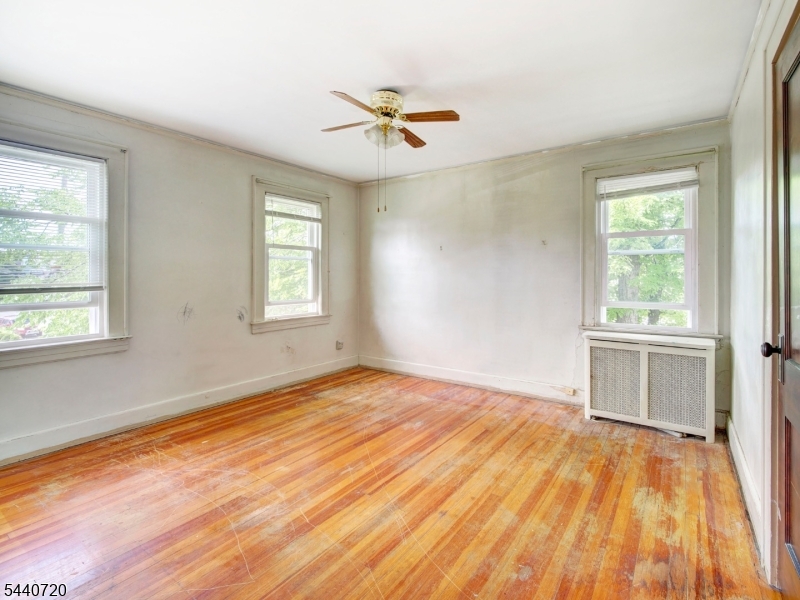 141 Parker Road Elizabeth, NJ 07208 - Photo 28 of 35