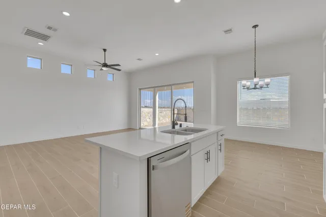 $2,495 | 12716 Middlesbrough Avenue, Horizon City, TX 79928