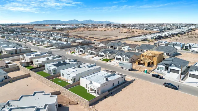 $2,495 | 12716 Middlesbrough Avenue, Horizon City, TX 79928