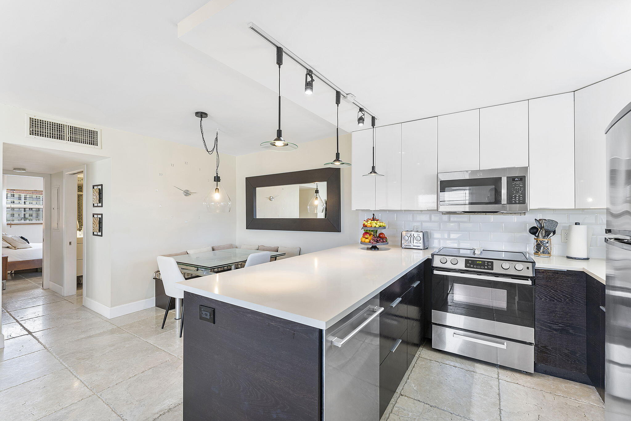 2871 North Ocean Boulevard, Unit F339 Boca Raton, FL 33431 - Photo 5 of 39 Kitchen