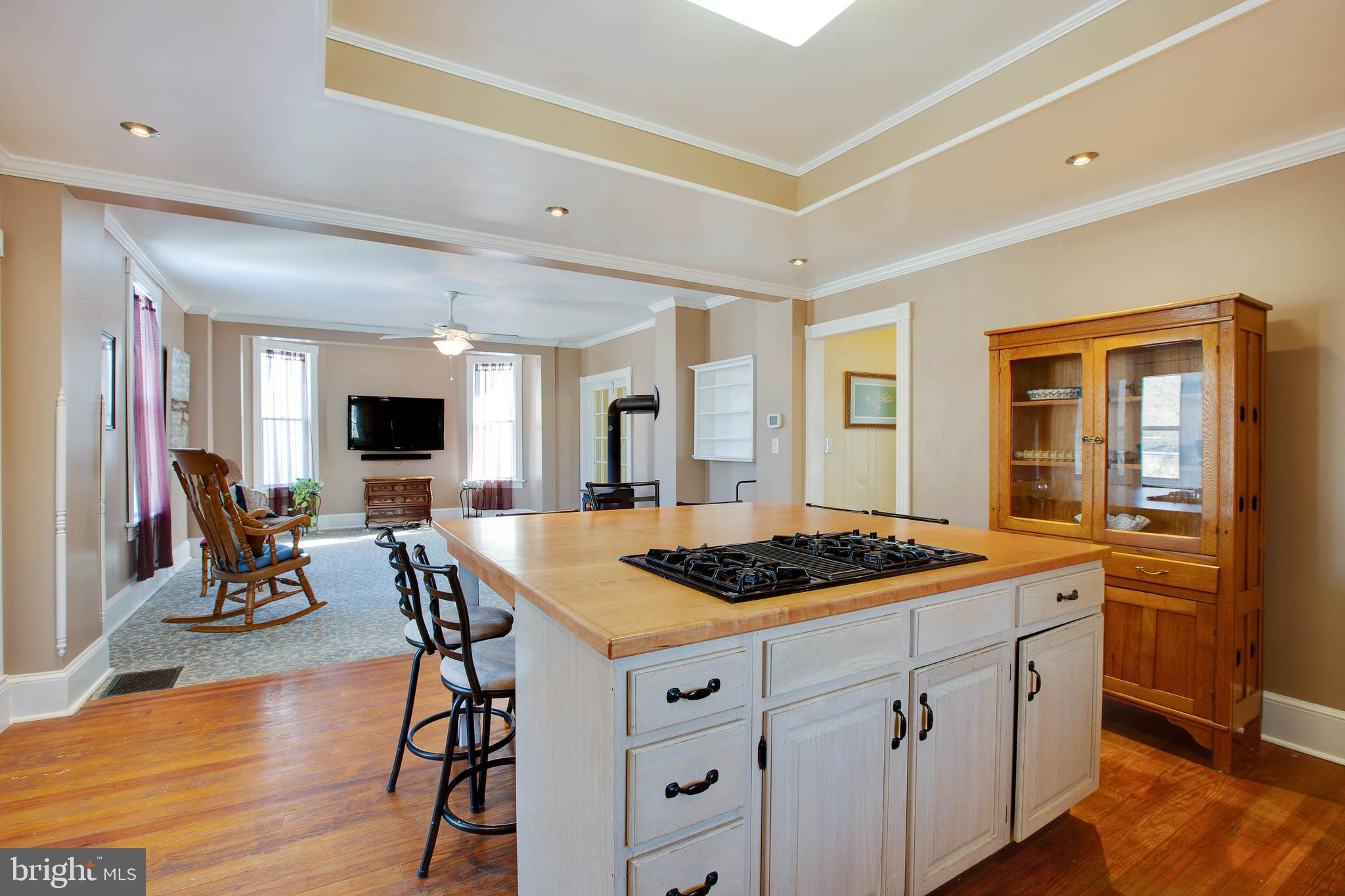 3722 Kanawha Avenue Point of Rocks, MD 21777 - Photo 12 of 33 Kitchen opens up to Family Room