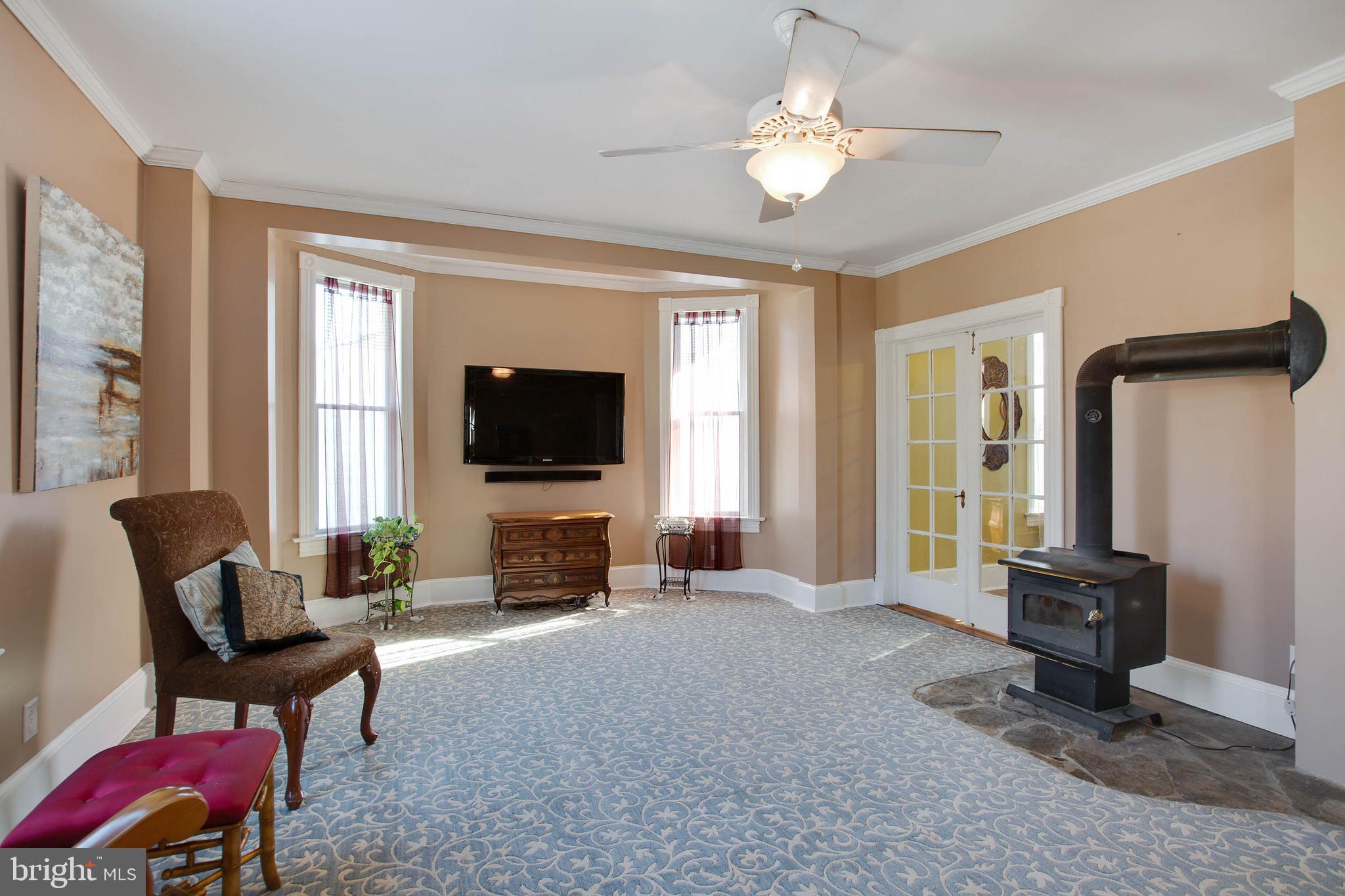 3722 Kanawha Avenue Point of Rocks, MD 21777 - Photo 14 of 33 Family Room