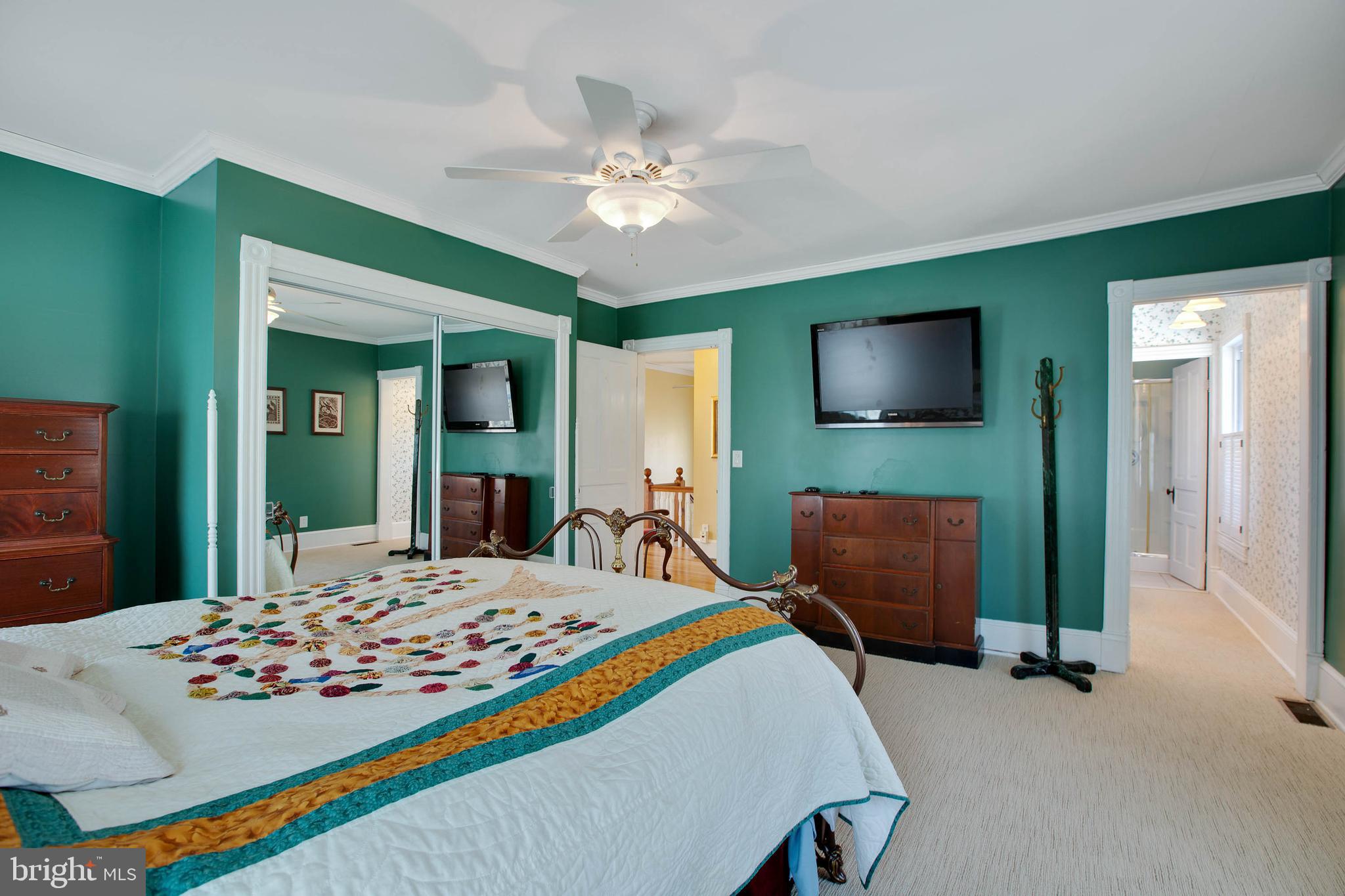 3722 Kanawha Avenue Point of Rocks, MD 21777 - Photo 19 of 33 Master bedroom