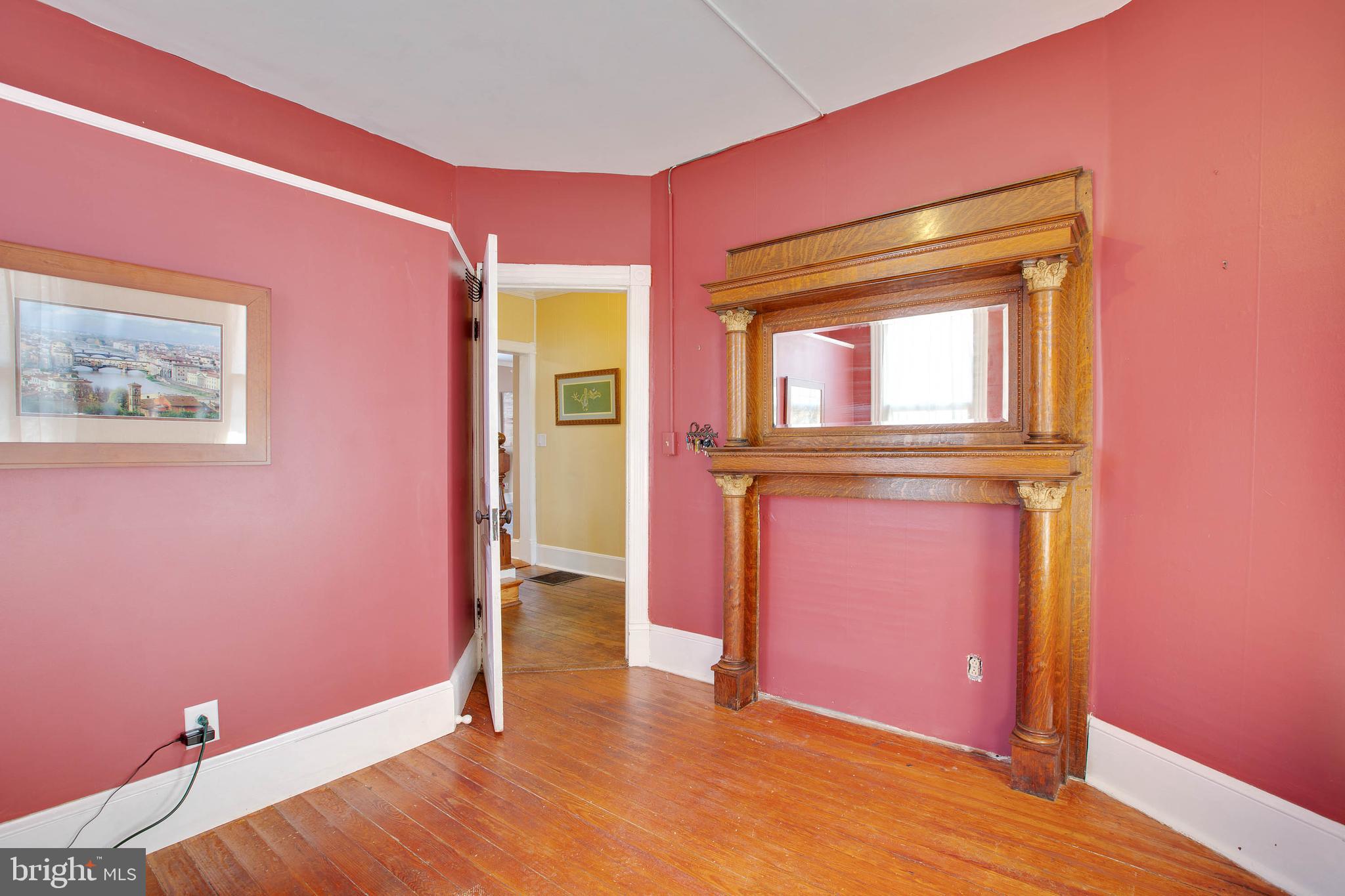 3722 Kanawha Avenue Point of Rocks, MD 21777 - Photo 8 of 33 Office/Den