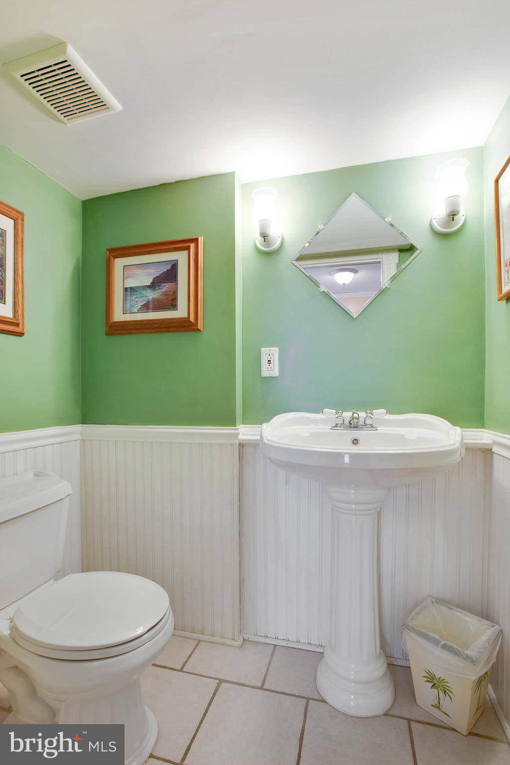 3722 Kanawha Avenue Point of Rocks, MD 21777 - Photo 9 of 33 Half Bath on Main Level