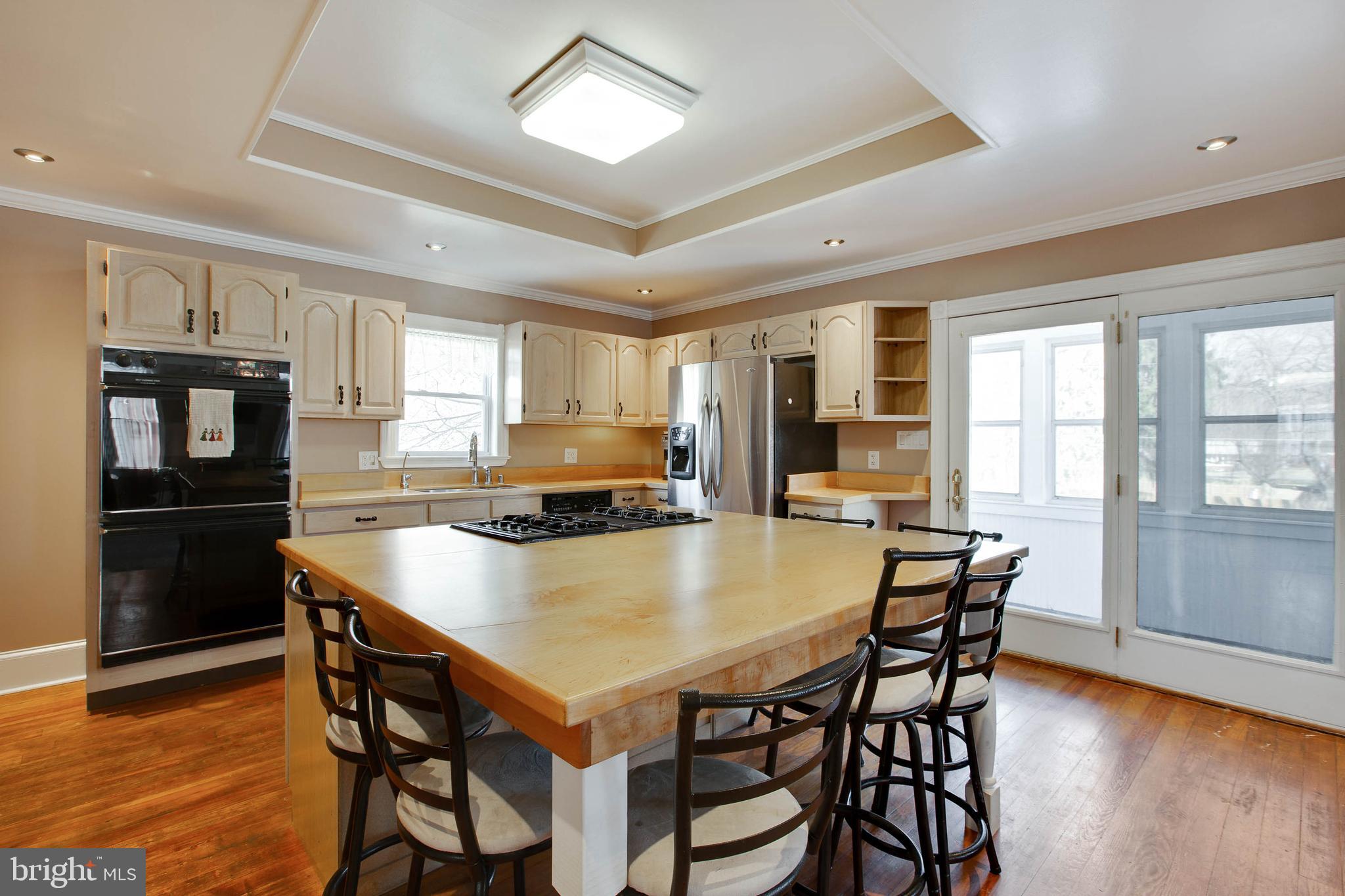 3722 Kanawha Avenue Point of Rocks, MD 21777 - Photo 10 of 33 Large Kitchen