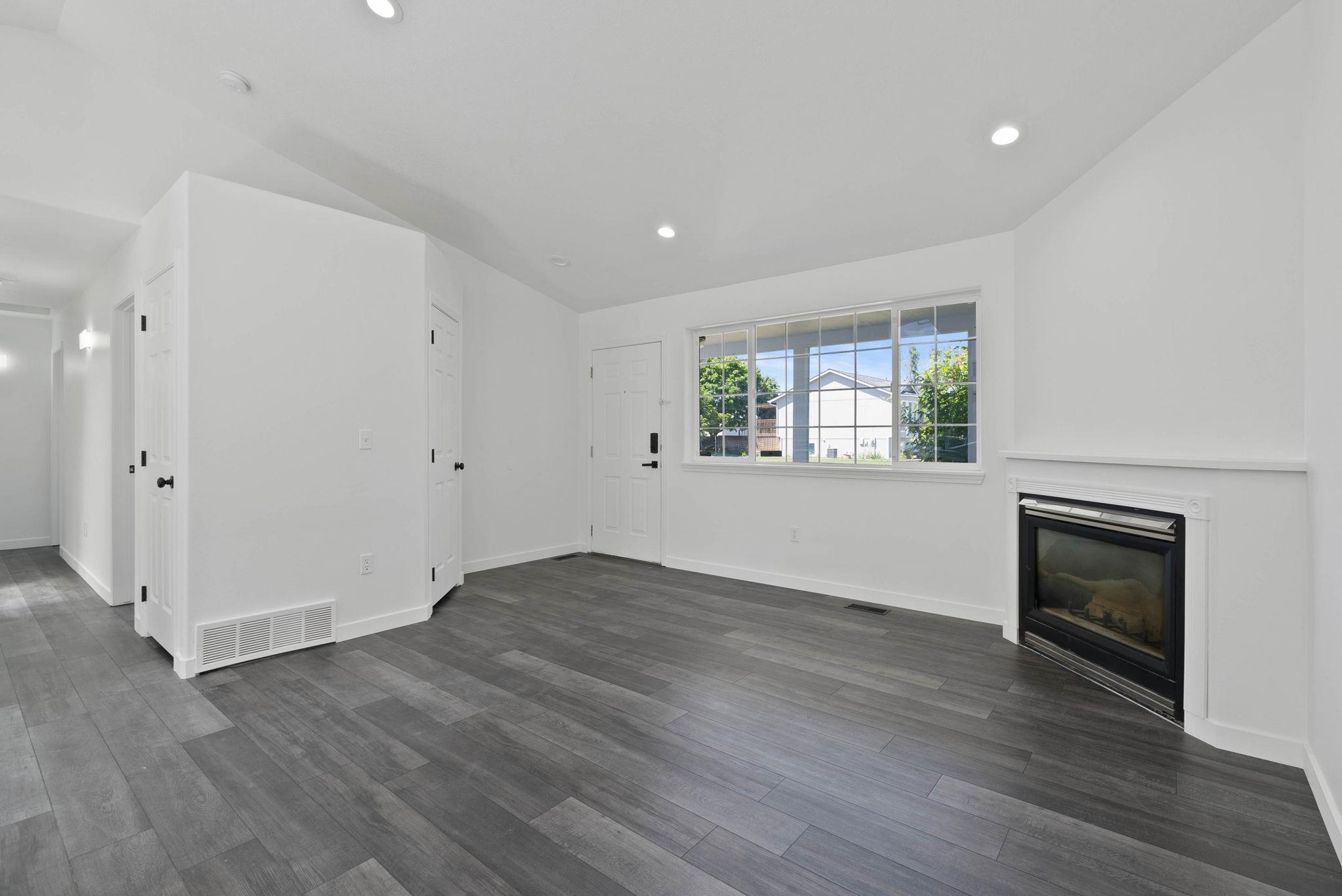 318 East Ballard Road Colbert, WA 99005 - Photo 5 of 49