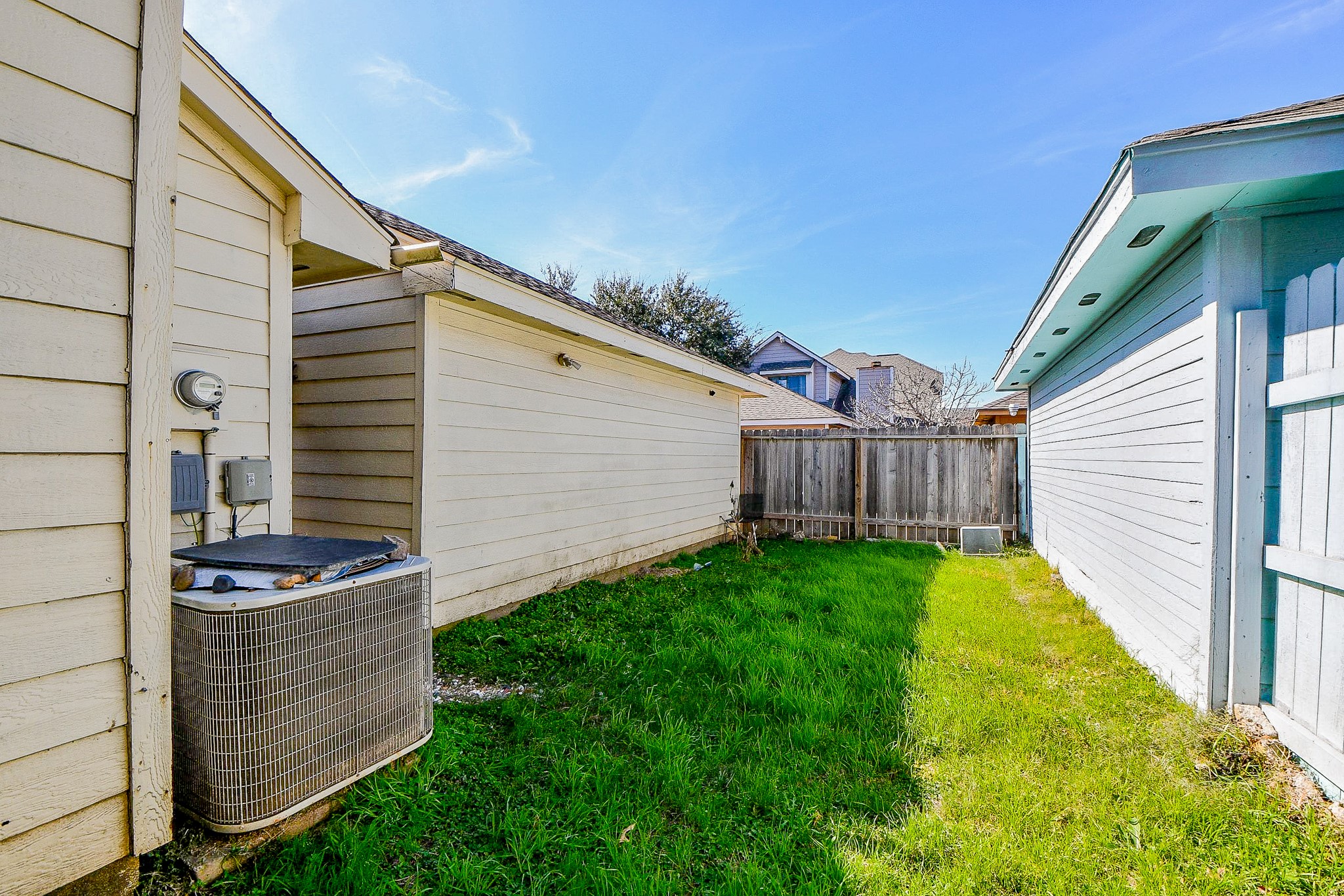 8628 Beechcrest Street Houston, TX 77083 - Photo 19 of 20 a backyard of a house