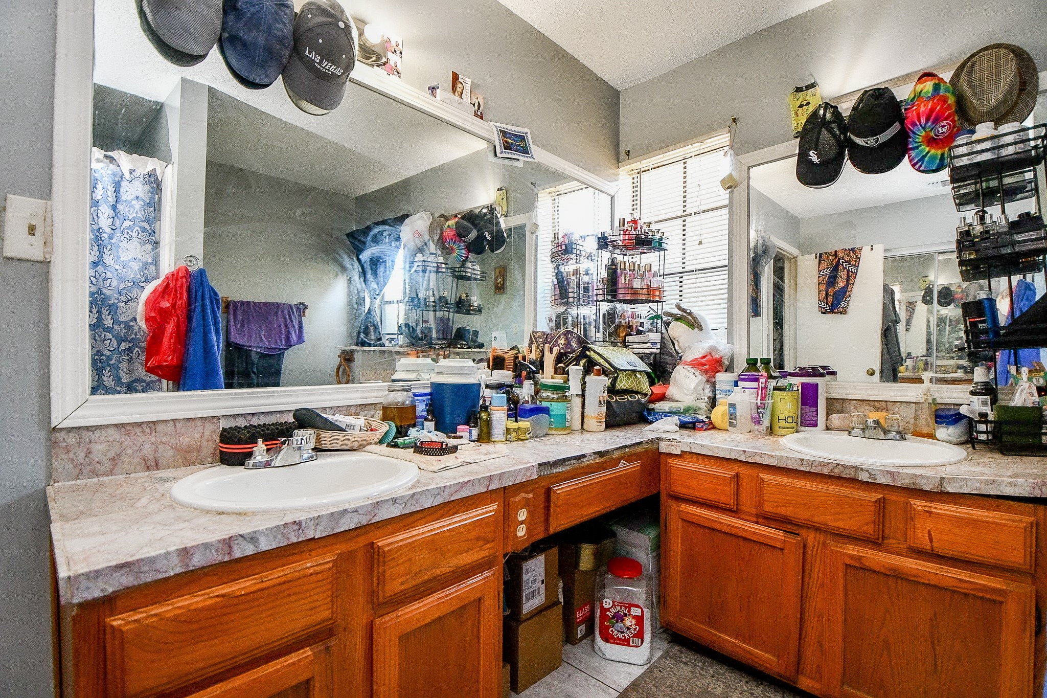 8628 Beechcrest Street Houston, TX 77083 - Photo 10 of 20 a kitchen with a sink and a stove