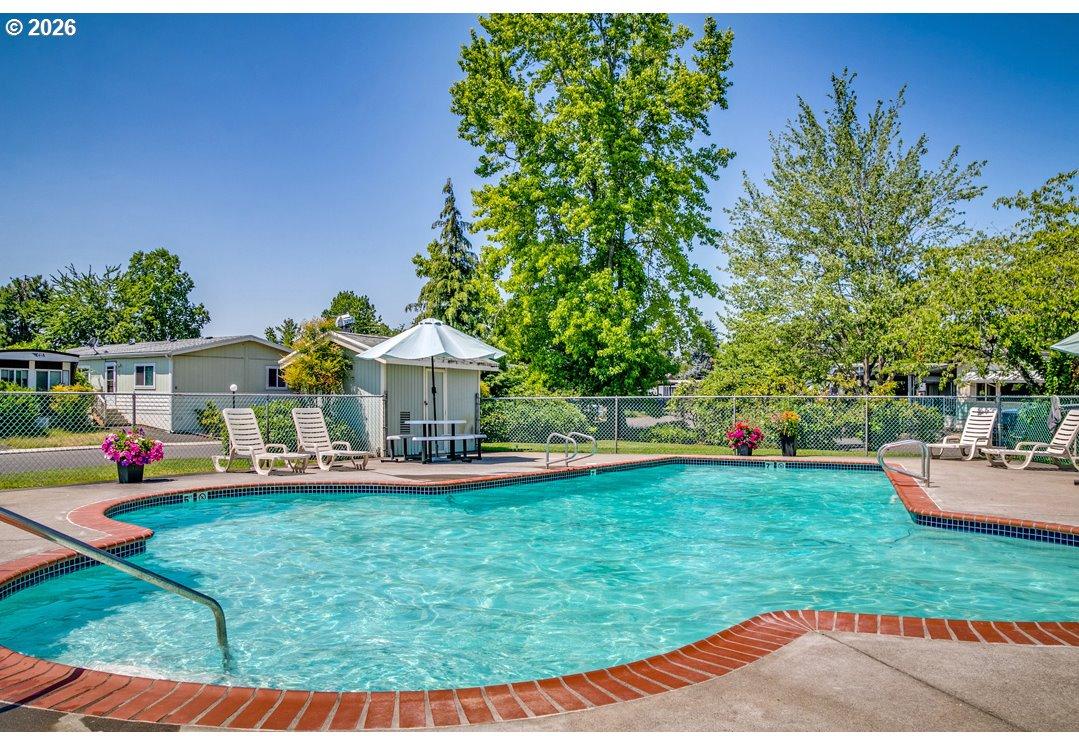 5355 River Road North, Unit 60 Keizer, OR 97303 - Photo 39 of 41 Community Pool