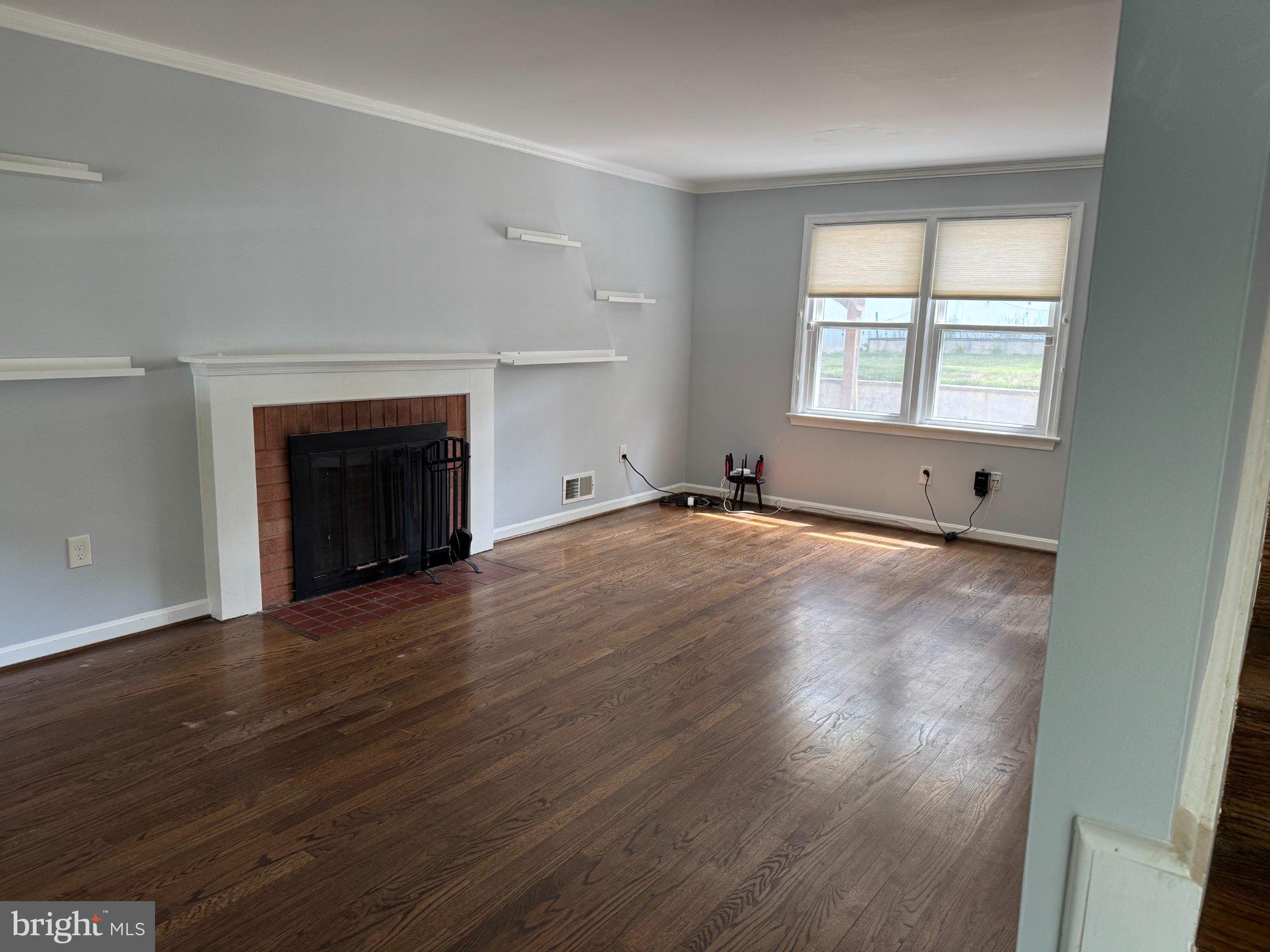 6603 Huntsman Boulevard Springfield, VA 22152 - Photo 4 of 64 Spacious room with natural light.