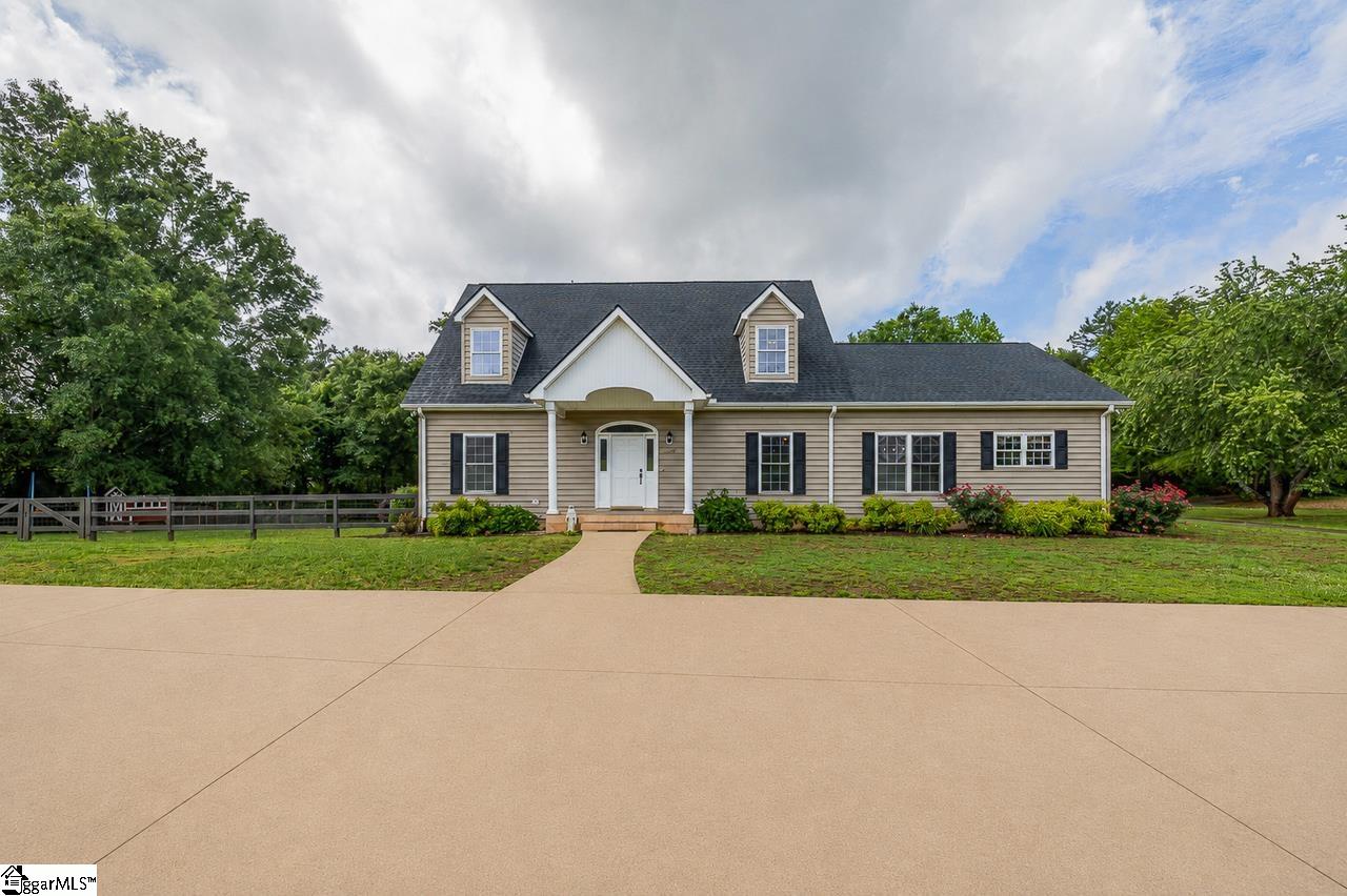 445 Albatross Road Easley, SC 29640 - Photo 2 of 34