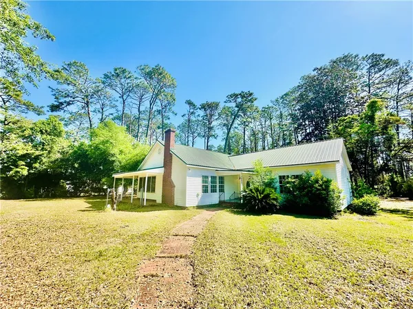 $1,800 | 1005 Seminole Trail, Waycross, GA 31501