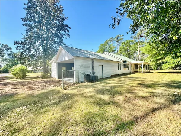 $1,800 | 1005 Seminole Trail, Waycross, GA 31501