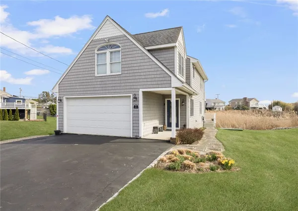 $1,495,000 | 18 Starfish Drive, Narragansett, RI 02882