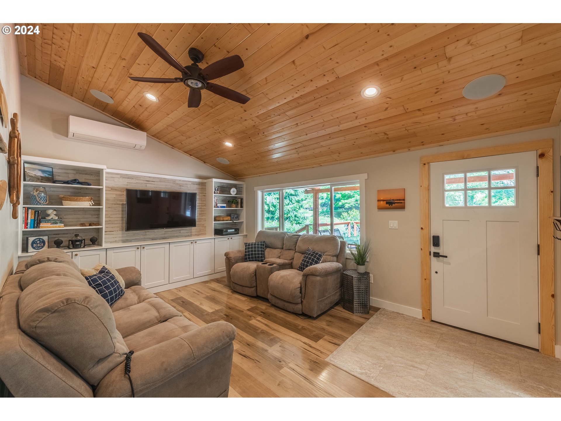62754 Olive Barber Road Coos Bay, OR 97420 - Photo 8 of 36 Gallery Image 8