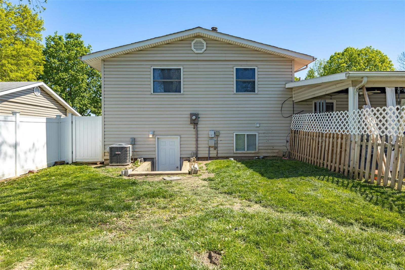 70 Country Hill Road St. Peters, MO 63376 - Photo 23 of 27