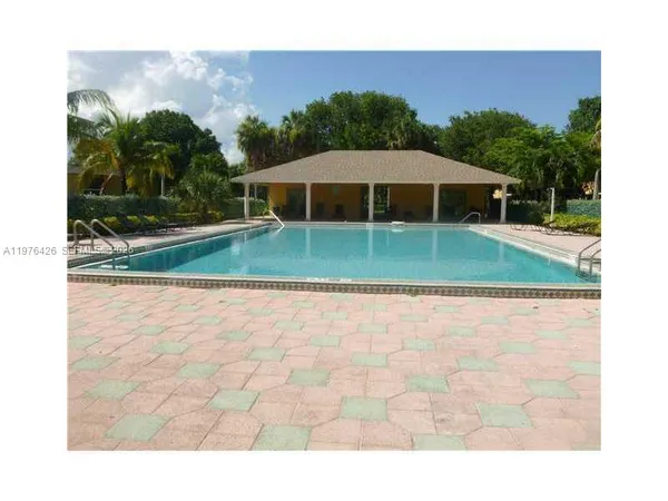 $1,900 | 216 Meadows Circle, Unit 216, Boynton Beach, FL 33436